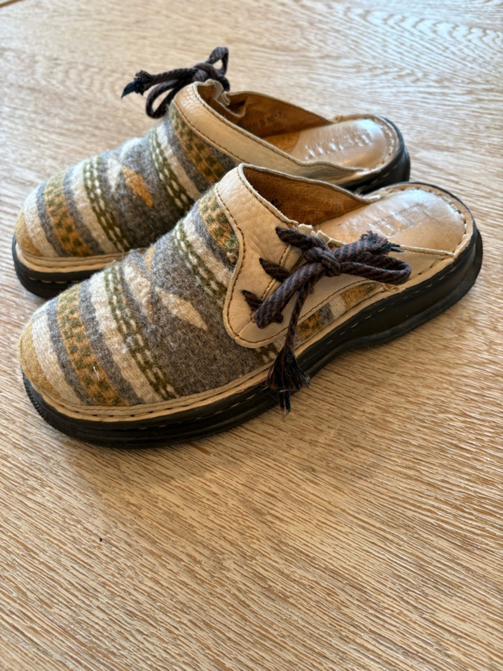 Born Wool Patterned Clogs Slides Mule Slippers Patterned Rubber Treaded Sole - Picture 3 of 8